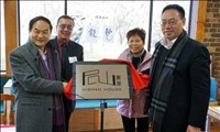 山東出版?zhèn)髅焦煞萦邢薰? /></a>
                                        <h3><a href="http://m.xin-furniture.com/News/4/20/NewsDetail_2875_1.html" title="公司在全國(guó)人教版中小學(xué)教材印裝質(zhì)量檢測(cè)中取得優(yōu)異成績(jī)" target="_blank">公司在全國(guó)人教版中小學(xué)教材印裝質(zhì)量檢測(cè)中取得優(yōu)異成績(jī)</a></h3>
                                        <p class="newsinfo">
                                            近日，第37次全國(guó)人教版中小學(xué)教材印裝質(zhì)量檢測(cè)工作會(huì)議在古城西安召開(kāi)。在全國(guó)30個(gè)省市人教版教材代理單位生產(chǎn)的教材印裝質(zhì)量檢測(cè)評(píng)比中，山東出版?zhèn)髅焦煞萦邢薰緲s獲第二名，較上一屆檢測(cè)評(píng)比，名次提升16名?！?
                                        </p>
                                    </li>
                                    
                                </ul>
                            </div>
                            <div   id="7v6kgp6ts1nb"   class="pagelist">
                                <ul><li id="7v6kgp6ts1nb"    class=